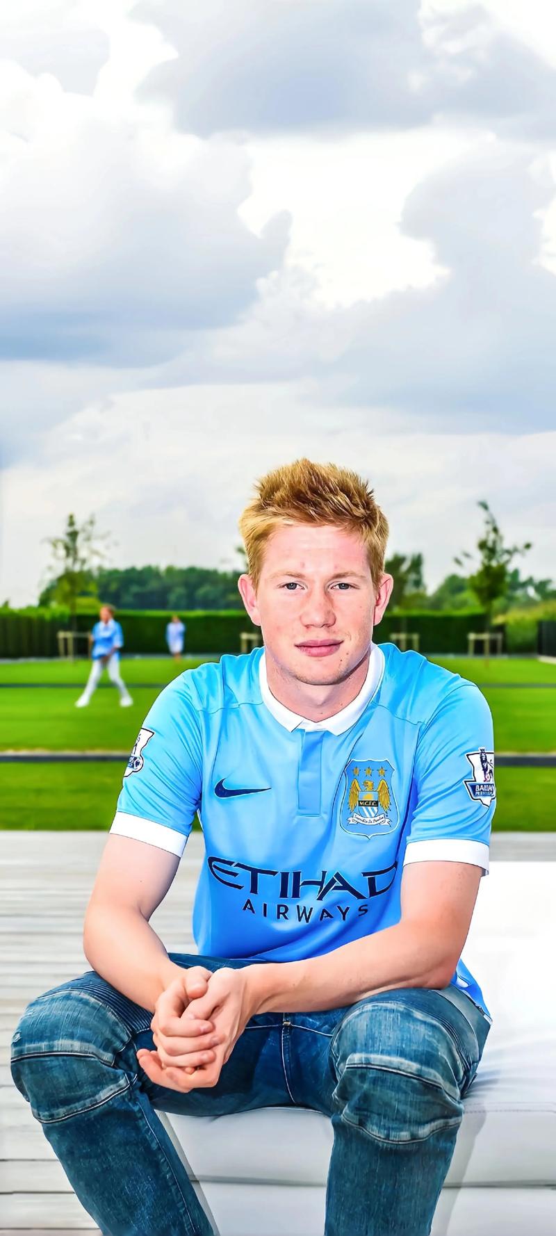 远在迈阿密心系罗马，托蒂和坎德拉用手机观看老东家焦点大战