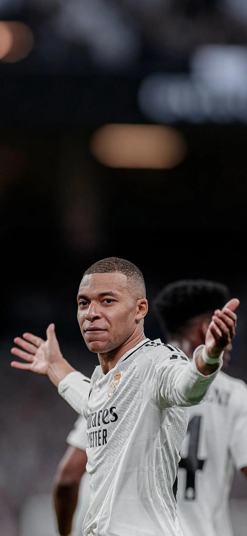 又隐身了？哲凯赖什对阵维拉10项数据挂0，6次丢失球权